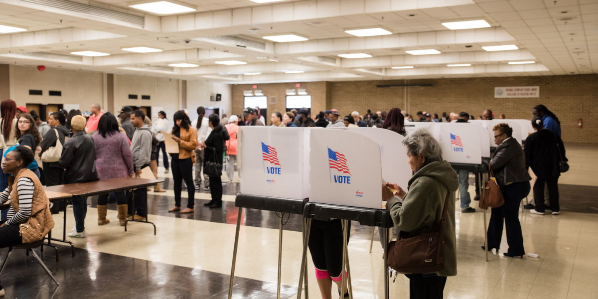 Voters standing in line waiting their turn to vote in the 2016 U.S.  Elections