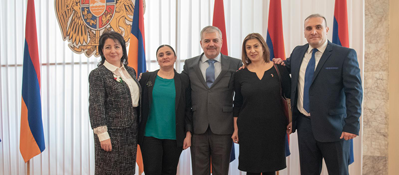 IFES Armenia alumni pose with current IFES Senior Elections Expert Aghasi Yesayan (center).