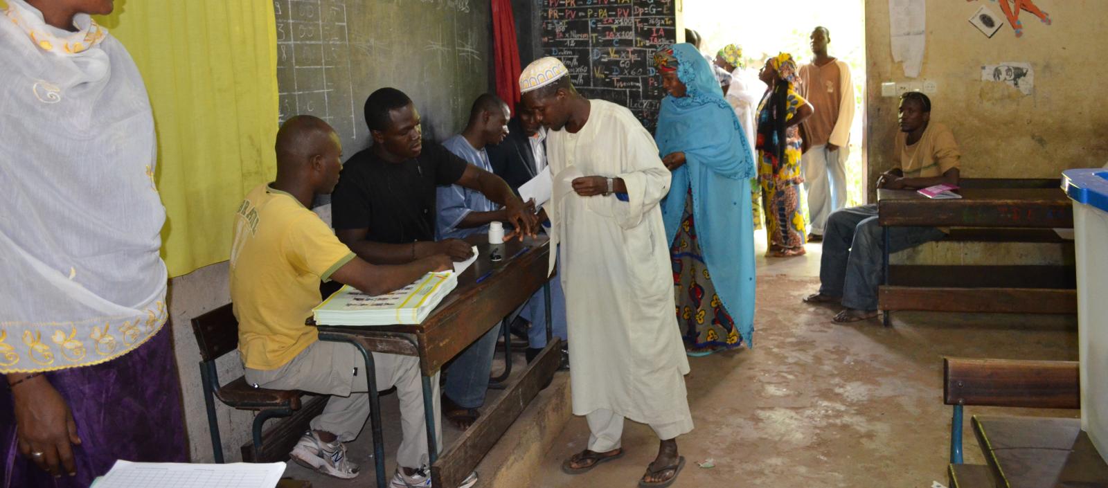 Voter getting inked in the 2013 presidential election in Mali 