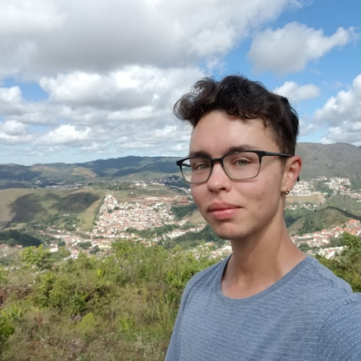Elias Galvez-Arango headshot