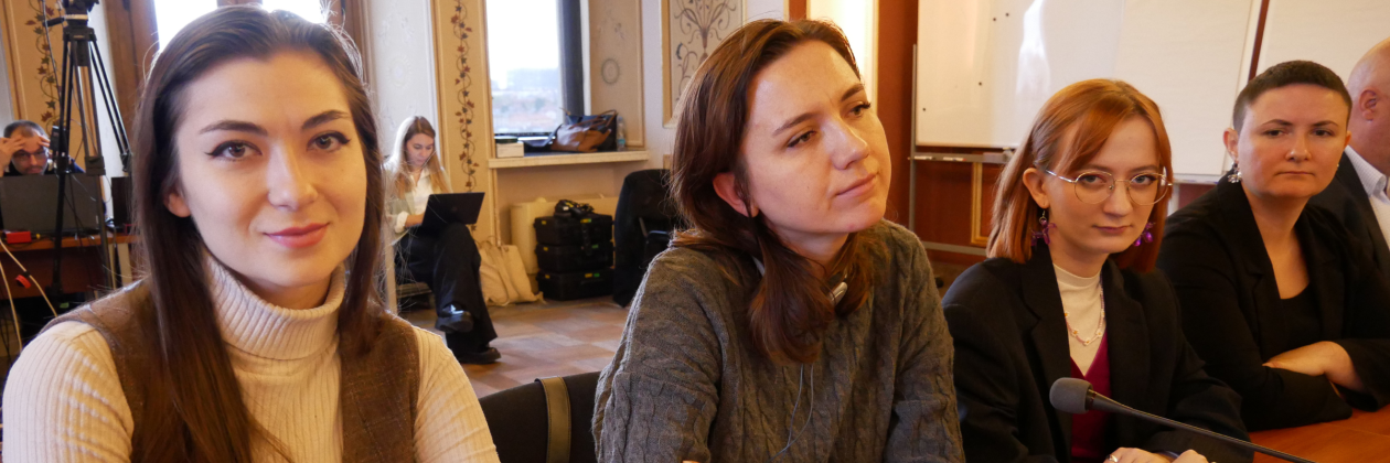 Women journalists participating on panel in Prague