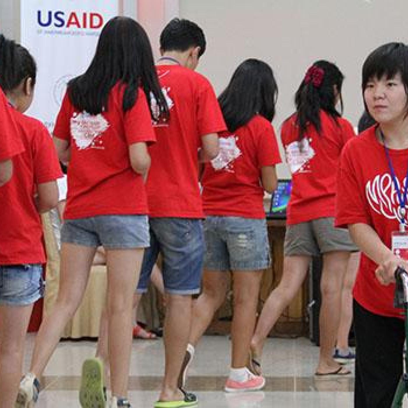 During IFES’ Democracy Camps, young people from across Kyrgyzstan engage in interactive activities with their peers to learn more about the political and electoral process.