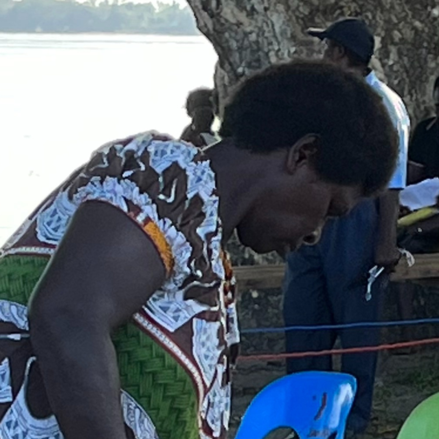 Image of voters and election officials gathered in Papua New Guinea